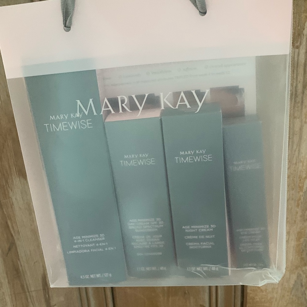 Timewise 3D miracle set. Mary Kay. Dry